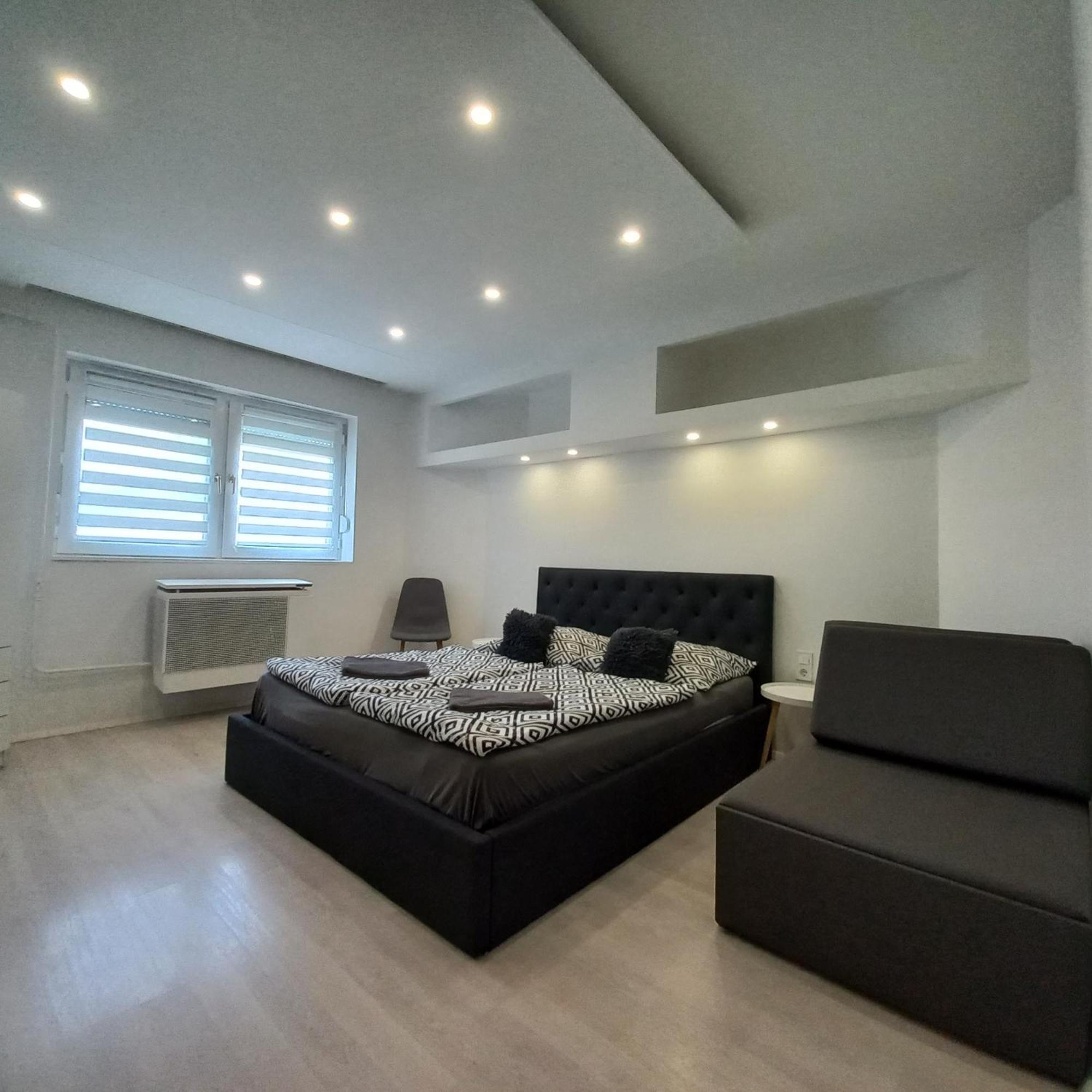 Belvarosi Apartman Vásárosnamény الغرفة الصورة